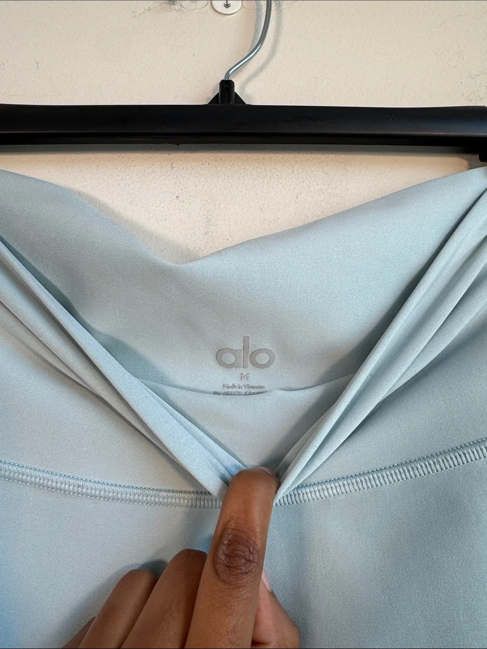 ALO Yoga 7/8 High-Waist Airlift Legging in Chalk Blue - M